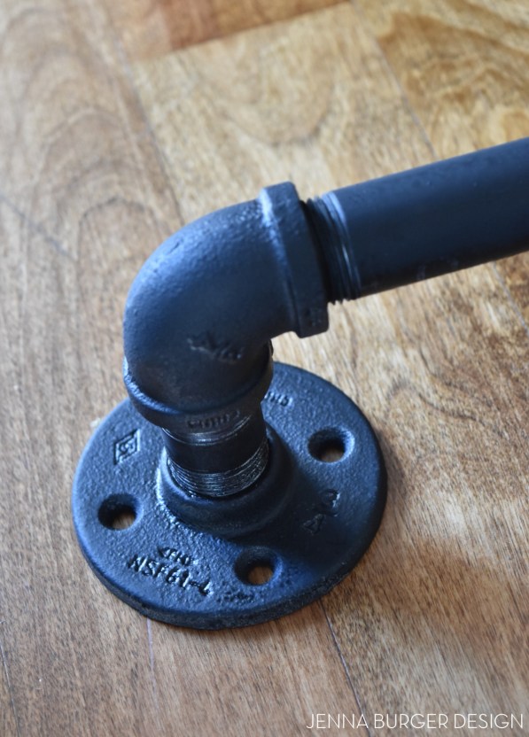 SPRING WREATH: A simple + easy 10-minute creation to adorn the front door. It couldn't be easier to make and a lot less expensive than buying. Easy-to-follow tutorial @ www.JennaBurger.com